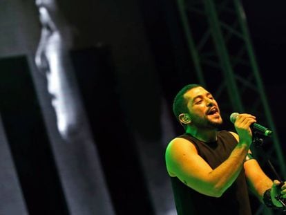 Hamed Sinno, el cantante de Mashrou Leila, en un concierto en Dub&aacute;i el pasado 7 de abril.