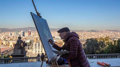 El pintor Antonio López pinta por primera vez la ciudad de Barcelona, iniciando varias obras, una desde las puertas del MNAC, donde estará dos jornadas.