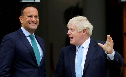 El primer ministro irlandés, Leo Varadkar, y su homólogo británico, Boris Johnson.