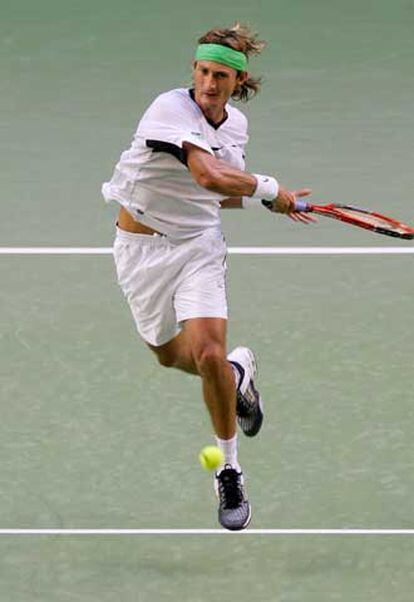 Juan Carlos Ferrero, durante su partido de ayer.