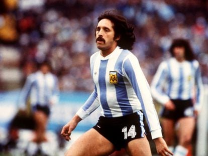 El delantero argentino Leopoldo Luque, durante un partido de la Copa del Mundo de 1978.
