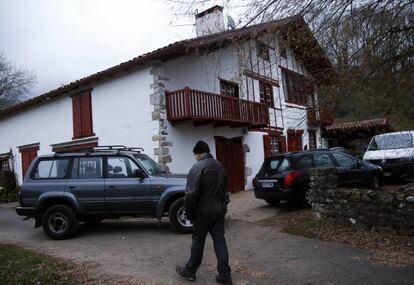 Caserío de Luhuso (Francia) donde han sido detenidas cinco personas.