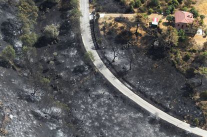 El incendio afectó a zona urbana entre Valdemaqueda y Robledo de Chavela.