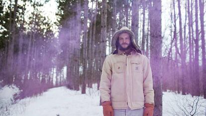 Justin Vernon, en el bosque de Wisconsin donde se refugió.