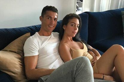 Georgina Rodriguez Cristiano Ronaldo Oficializa Su Relacion En Instagram Y Desata Los Rumores Gente El Pais