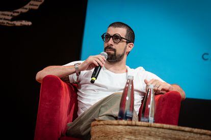 Carlos Manuel Álvarez during his panel intervention.