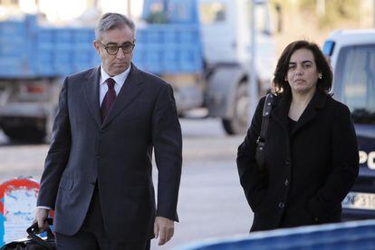 Diego Torres y Ana María Tejeiro a la entrada del juzgado.