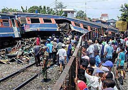 Imagen de los trenes accidentados en Indonesia.