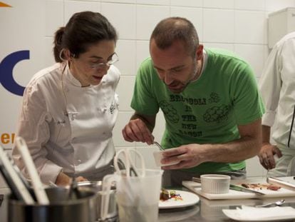 Elena Arzak, durante la clase que ha impartido en Brasil dentro de la gira del Basque Culinary Center,