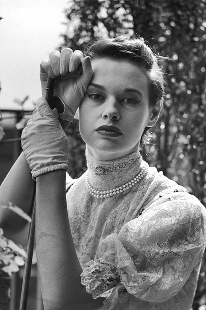 Gloria Vanderbilt, que acaba de fallecer a los 95 años, pertenecía a una de las familias más importantes e influyentes de Estados Unidos. Su abuelo, Cornelius Vanderbilt, fue el millonario que se encargó de extender el ferrocarril por todo EE UU.