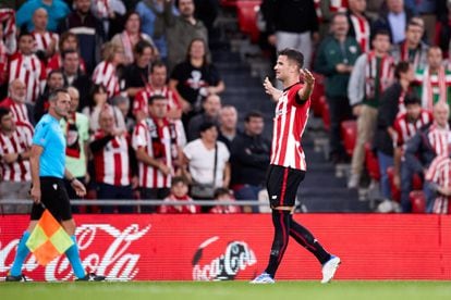 Gorka Guruzeta celebra su primer gol ante el Valladolid este martes en San Mamés.