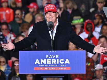 Donald Trump habla en un mitin en en Florence, Arizona, el pasado 15 de enero.