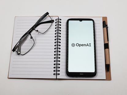OpenAI es la creadora de ChatGPT, la inteligencia artificial generativa más popular.