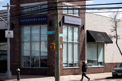 Oficina de Signature Bank en Staten Island (Nueva York), en una imagen del pasado 15 de marzo.