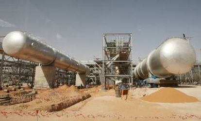 Aramco aumenta de nuevo su producción de crudo, hasta 13 millones de barriles.