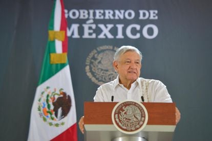 El presidente Andrés Manuel López Obrador en su conferencia matutina el lunes en Cancún.