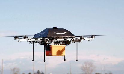 Uno de los drones con los que Amazon estudia realizar repartos