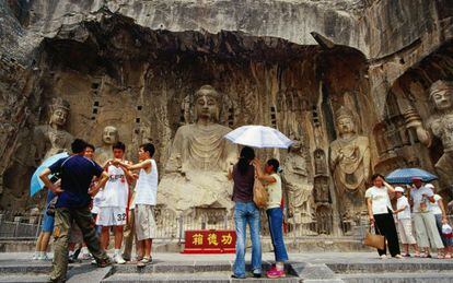 Estatuas talladas en las grutas de Longmen, en Luoyang, China.