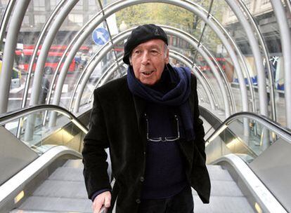 Mikel Laboa, fotografiado en 2005 en el metro de Bilbao.