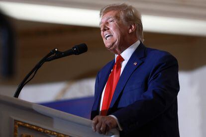 Donald Trump, durante sus declaraciones en Mar-a-Lago (Florida), en la noche del martes. 