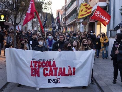 Manifestación en defensa de la escuela en catalán en Canet de Mar.