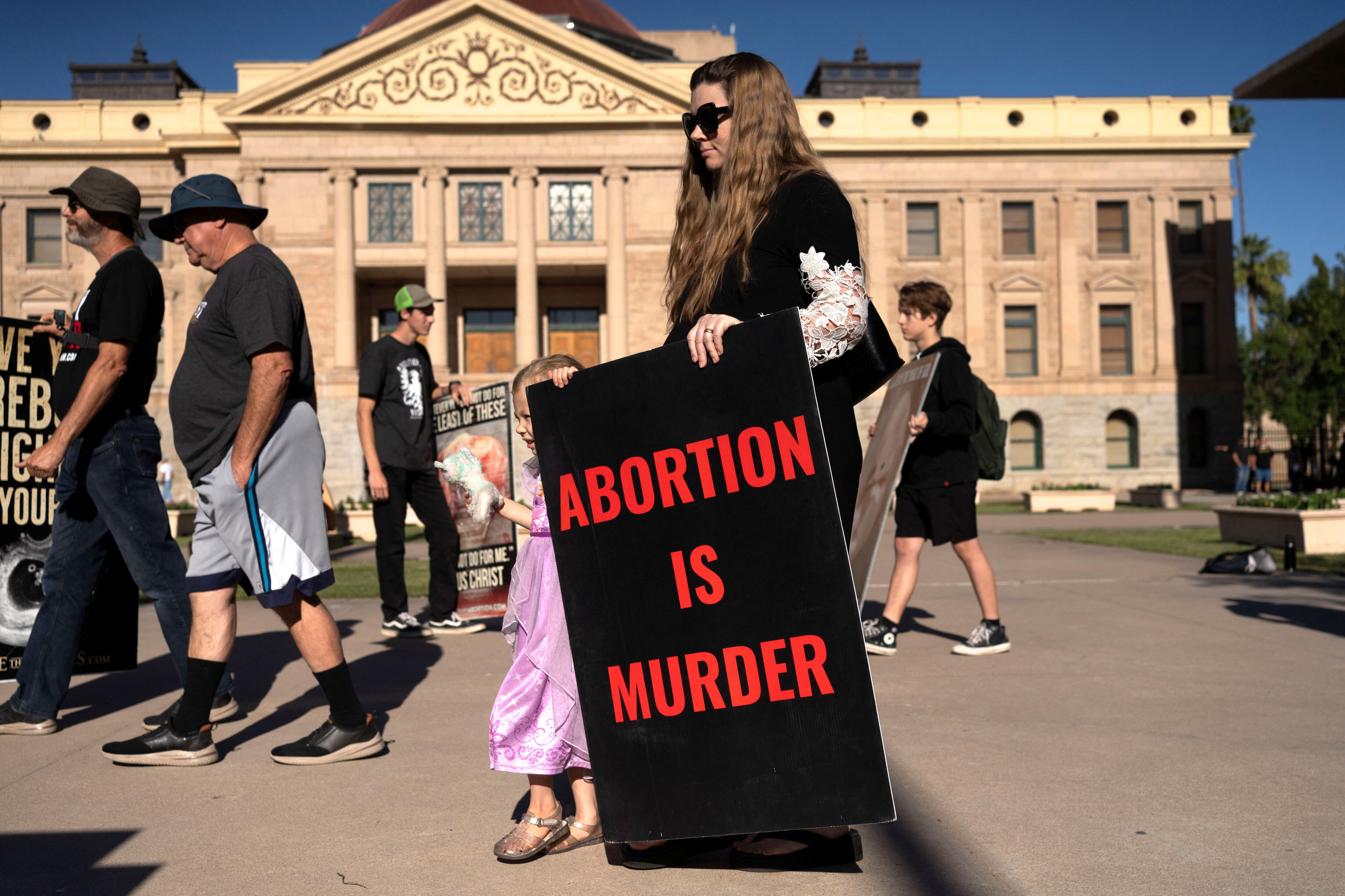 El Congreso de Arizona abre una vía para derogar la ley del aborto de 1864