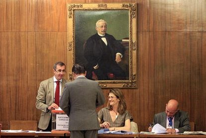 Segunda vuelta de las elecciones a rector en la Complutense celebrada ayer.