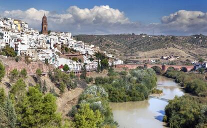 Vista de Montoro y el meandro del Guadalquivir.