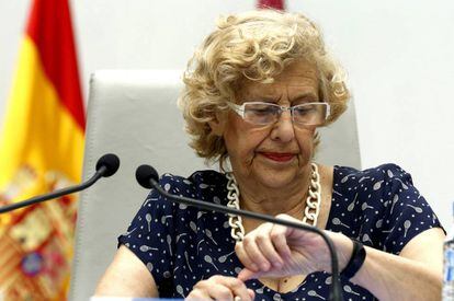 La alcaldesa de Madrid, Manuela Carmena, durante un Pleno del Ayuntamiento.
