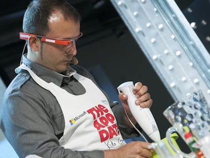 Kisko Garc&iacute;a, chef del restaurante cordob&eacute;s Choco, cocina con las Google Glass.