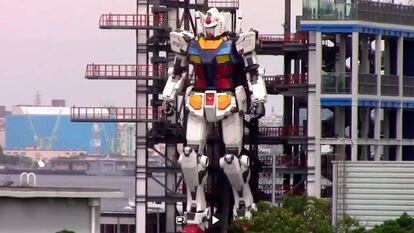 El robot, de 18 metros de altura y 25 toneladas de peso, esta semana en Yokohama, Japón. En vídeo, el gigante en movimiento.