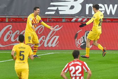 Messi (izquierda) celebra con Pedri su primer gol este miércoles en San Mamés ante el Athletic.