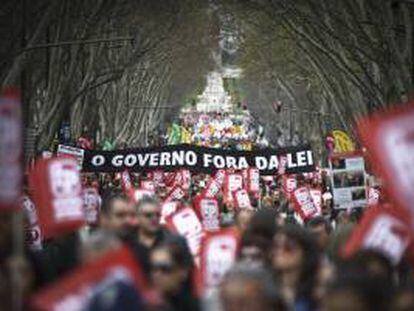 Manifestación convocada por los sindicatos de CGTP y STAL contra las medidas de austeridad del gobierno, en Lisboa, Portugal. EFE/Archivo