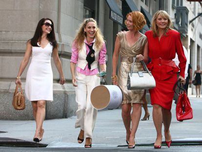 Fotograma de 'Sexo en Nueva York', celebrada serie de HBO que ha sido criticada por su apología del consumismo, un espíritu que nació en los años 20 del siglo pasado y en que estos años 20 se luchará por suavizar. 