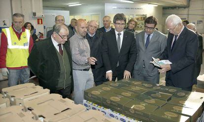 Puigdemont visita el Banc dels Aliments.