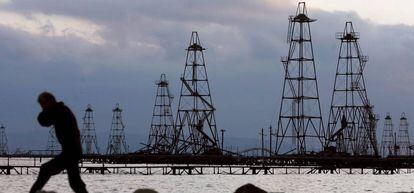 Imagen de un campo petrolífero en Bakú.