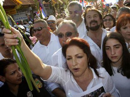 Gloria Estefan en una protesta del exilio cubano en Miami.