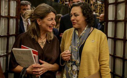 La ministra de Trabajo, Yolanda Díaz, con su antecesora y nueva presidenta del Pacto de Toledo, Magalena Valerio