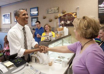 Obama visita una helader&iacute;a en Iowa, el 10 de julio. 