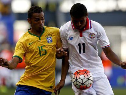 Danilo en el partido de Brasil frente a Costa Rica. 