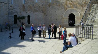 Turistas austriacos en Pe&ntilde;&iacute;scola. 