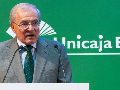Manuel Azuaga, presidente de Unicaja, en la salida a Bolsa de la entidad
