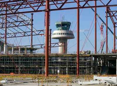 Obras de la nueva terminal del aeropuerto de Barcelona.