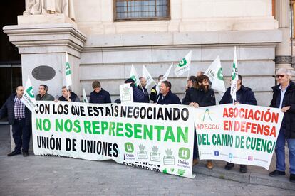 La Unión de uniones denuncia que no ha sido invitada a la reunión con el ministro.