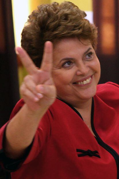 Dilma Rousseff, la primera mujer que accede a la presidencia de Brail, sustituyendo a Lula da Silva.