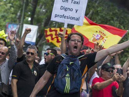 El Supremo inicia el debate sobre el futuro del taxi, Uber y Cabify en España