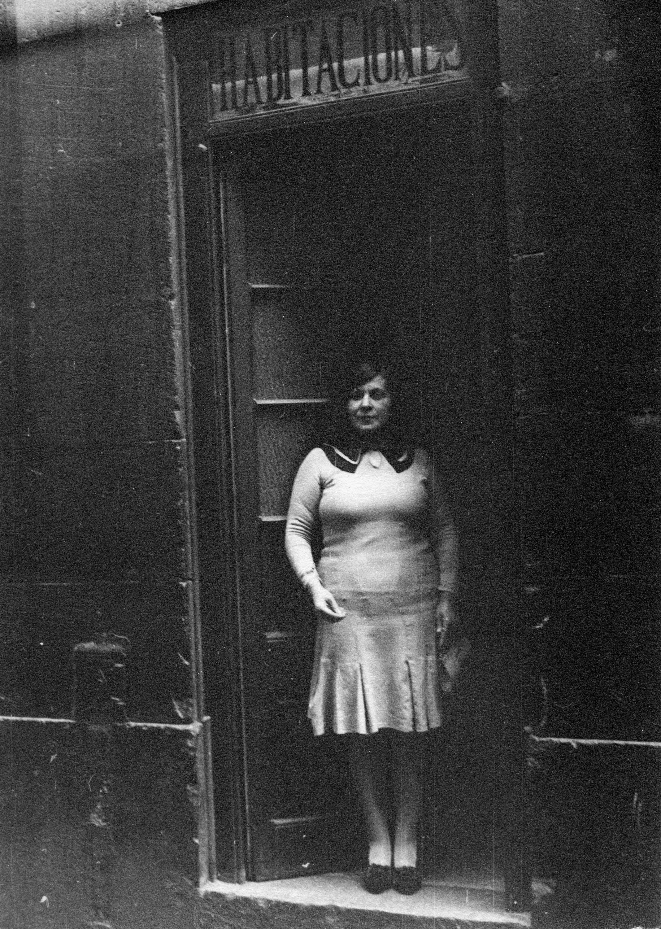 'Rosita', en la calle Cadena, 1 del Barrio Chino, en 1934.