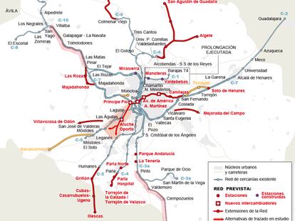 Fomento abre solo dos de las 25 estaciones de Cercanías prometidas