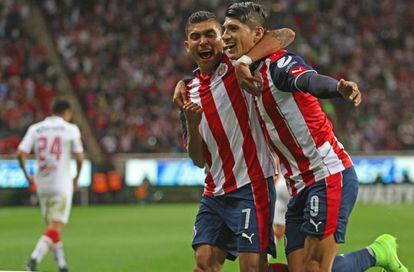 El festejo entre Orbelín y Pulido