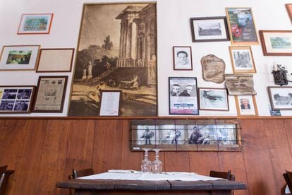 La mesa del restaurante Al Biondo Tevere de Ostia donde Pasolini cenó antes de ser asesinado en 1975.